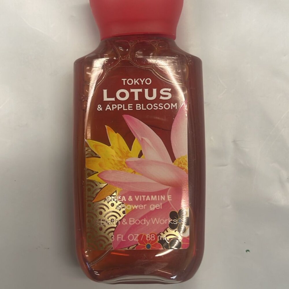 Bath & Body Works Body Wash Tokyo Lotus & Apple Blossom Shower Gel 3FL OZ / 88m